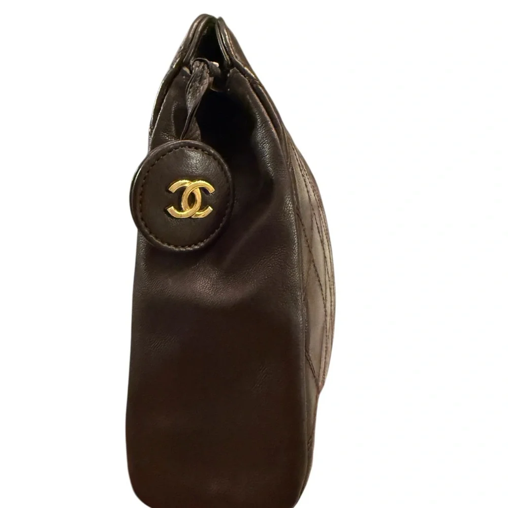 100% Authenric Chanel purse clutch in soft lambskin leather perfect condition - Picture 8 of 10